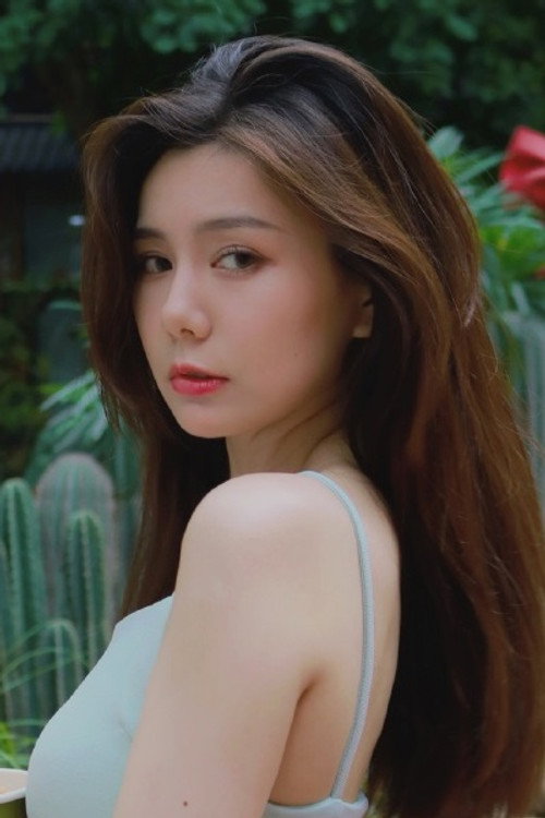 Чжан Мань На