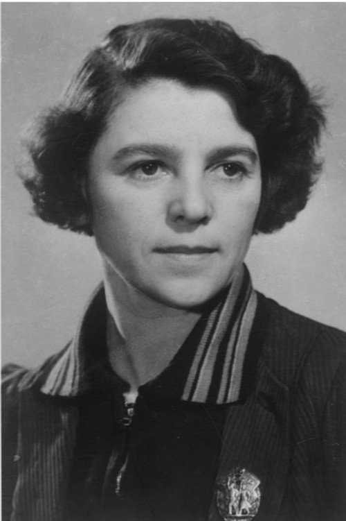 Эсфирь Тобак