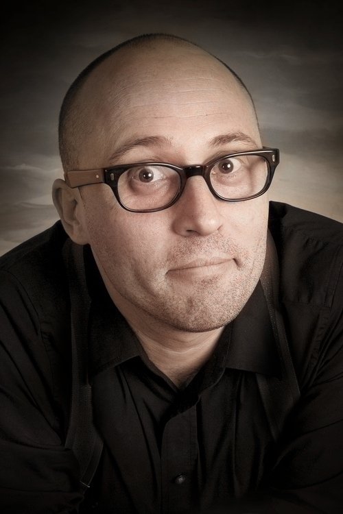 Адам Эллиот